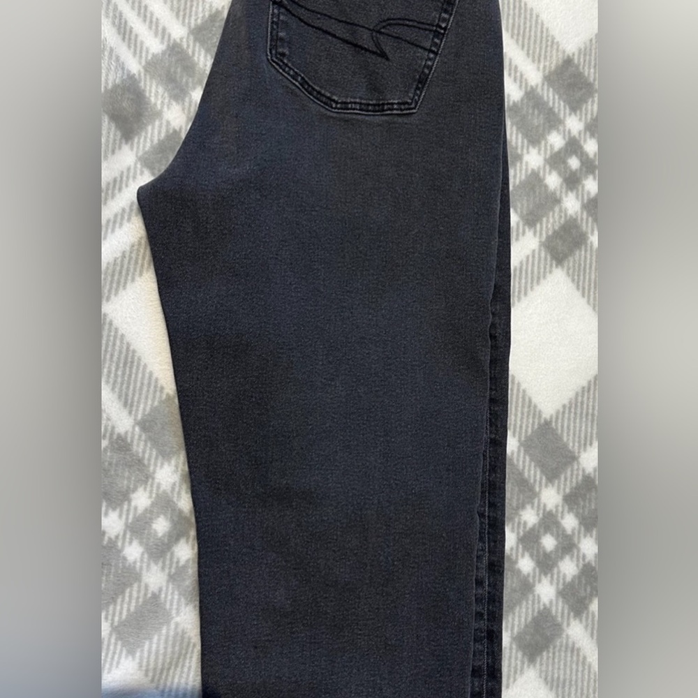 American eagle jeans nevert worn I didn’t like the way they looked on me